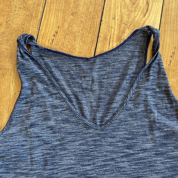 LULULEMON do the twist tank - Picture 7 of 14